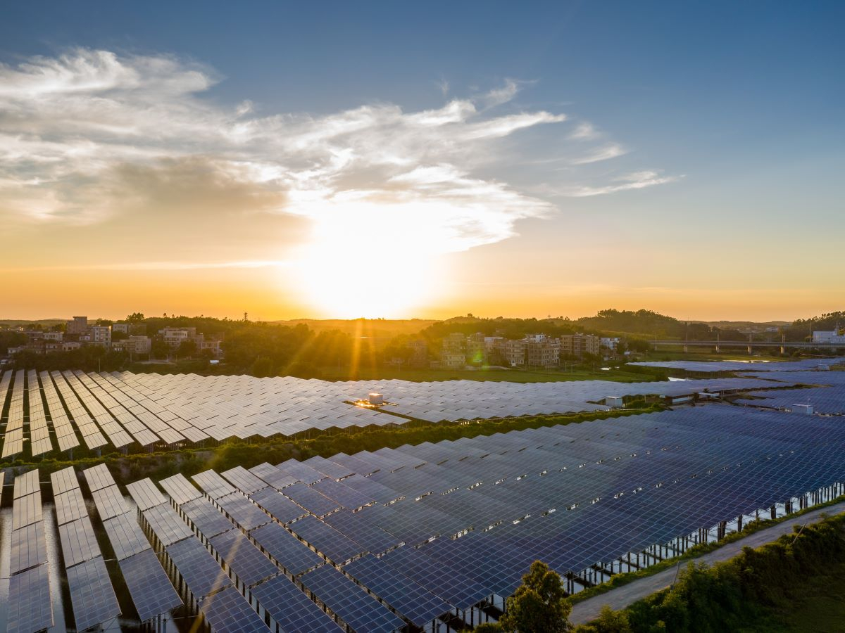 Batterie a costi sostenibili per l’energia solare quando serve