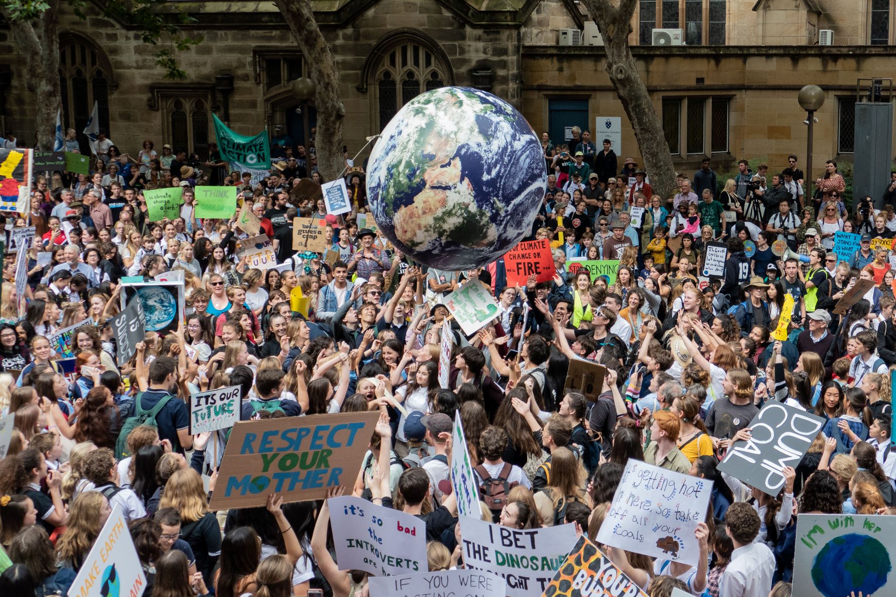 Clima, guerra, transizione: dall’IPCC a Fridays For Future, il punto del climatologo Caserini