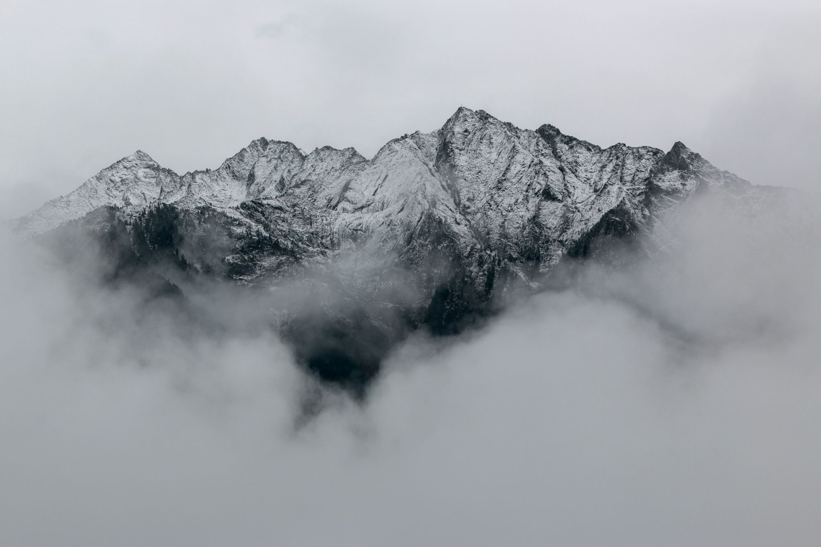 Microplastiche nei ghiacciai alpini, l’impegno di Ortovox per ricerca e riciclo