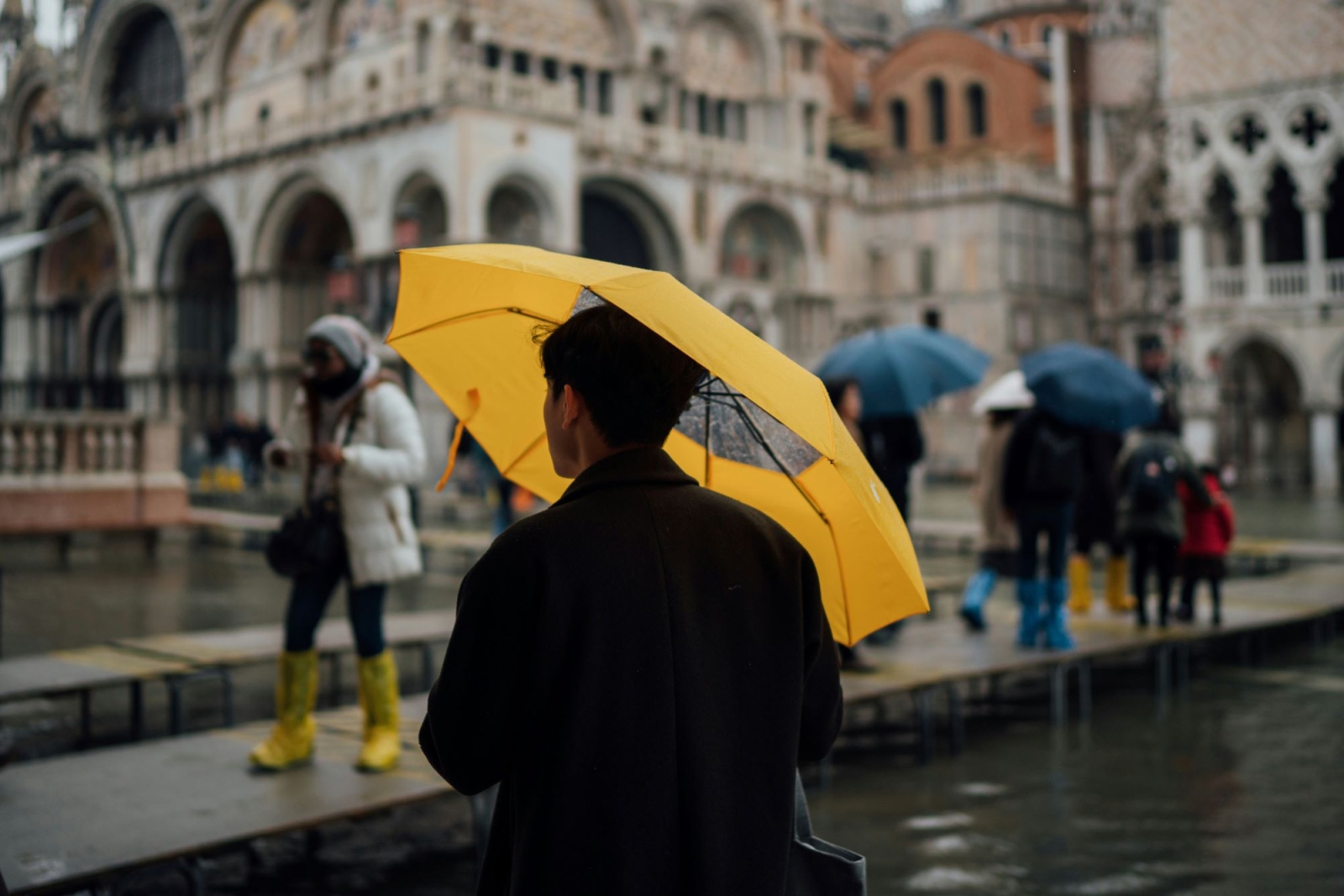 Per gli italiani crisi climatica e disparità sociali vanno affrontate insieme