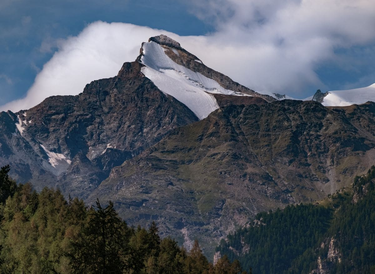 Montagne senza neve: le Alpi e i suoi abitanti si stanno preparando agli inverni del futuro?