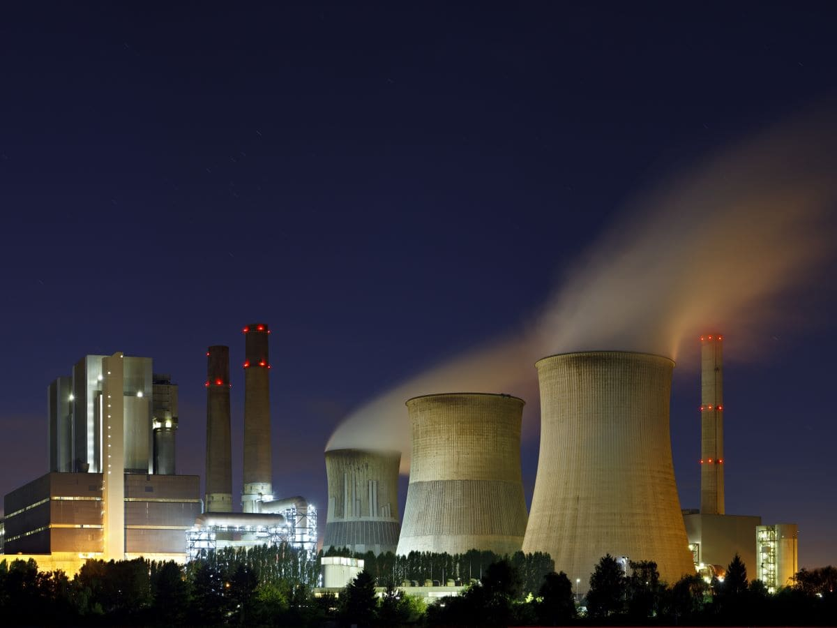 L’illusione del nucleare verde e i costi reali della transizione mancata