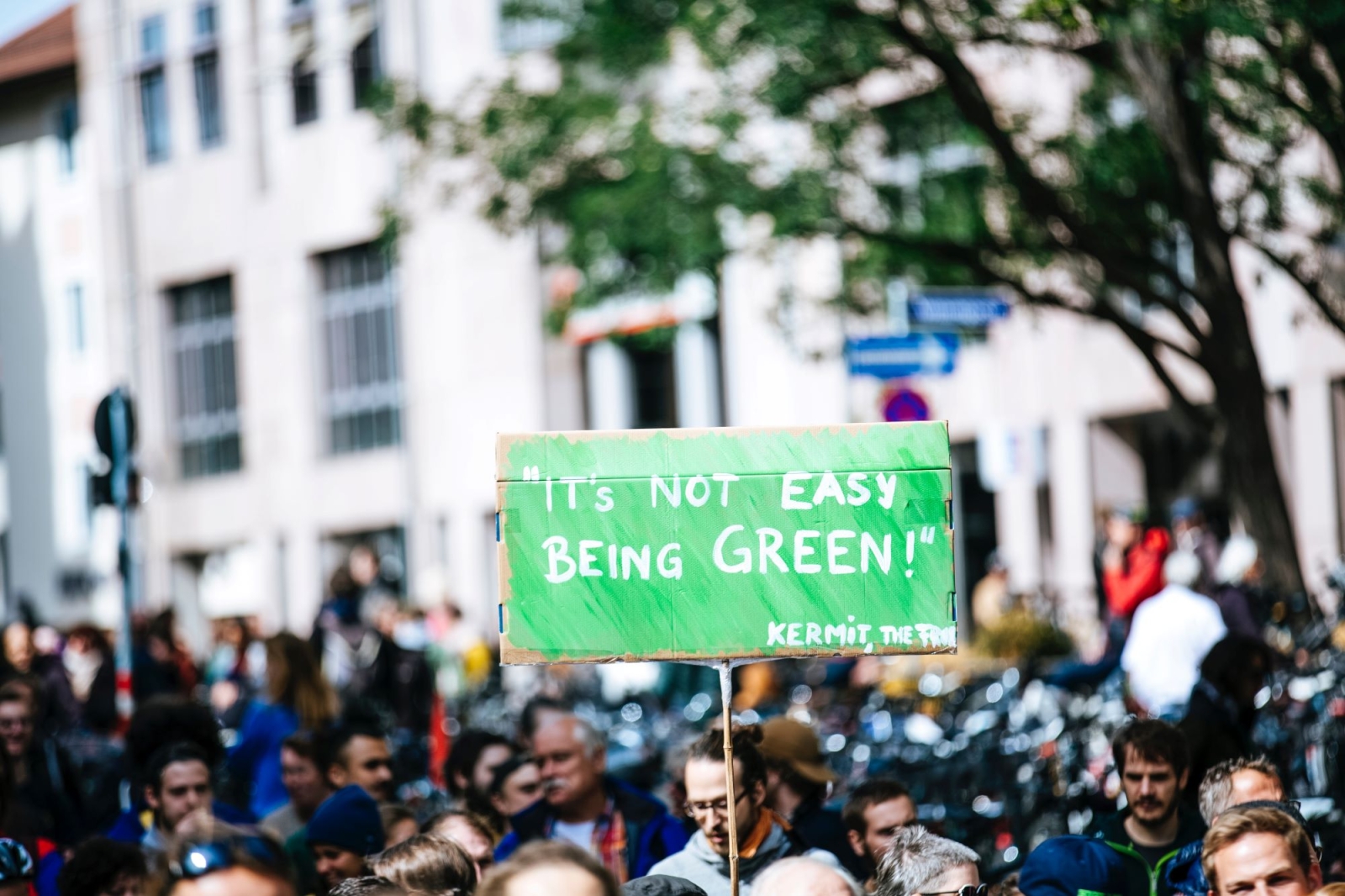 Germania, le proteste degli agricoltori che non chiedono solo sussidi per il diesel