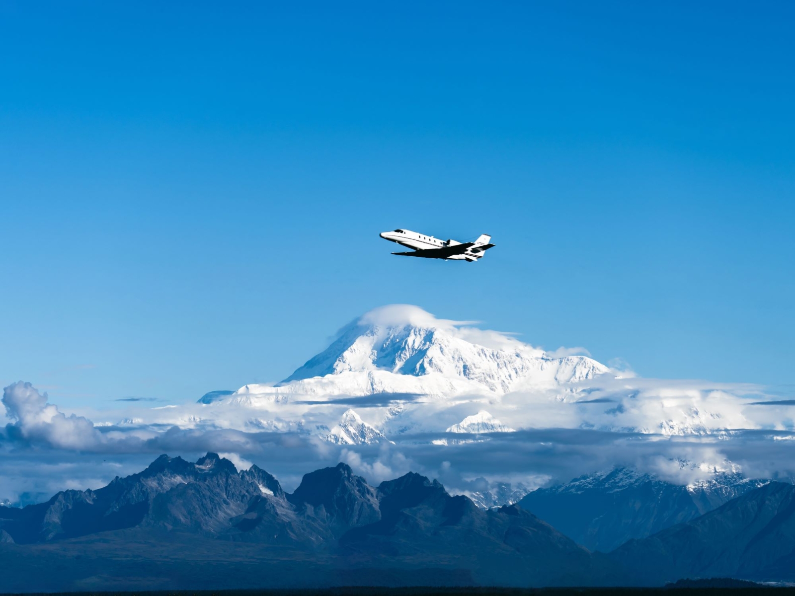 Aeroporto a Cortina, l’ultimo assalto di Santanchè alla montagna