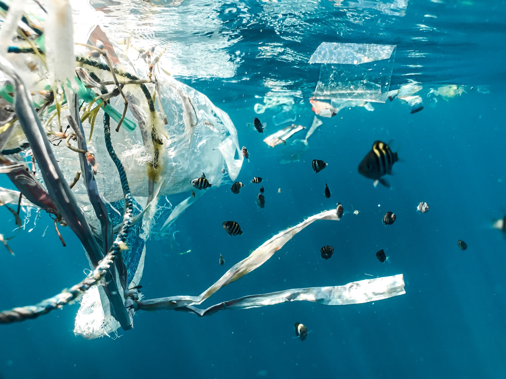 Nairobi, firmato l’accordo globale contro l'inquinamento da plastica