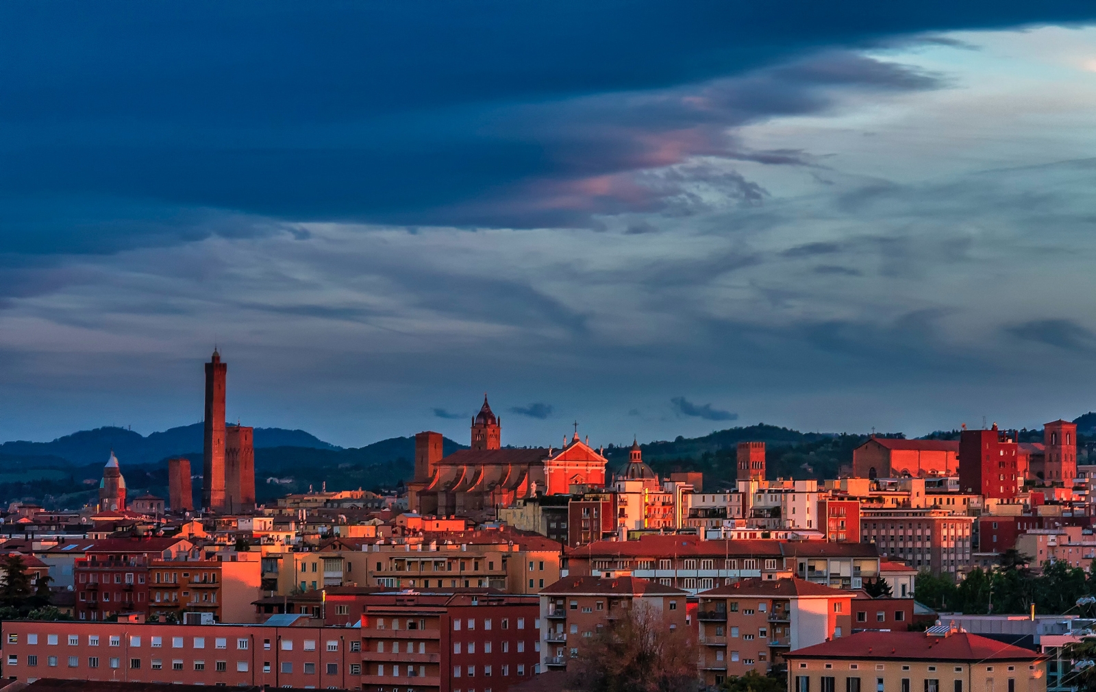 Pnrr, a Bologna quanto pesano i tagli ai fondi? Intervista al sindaco Lepore