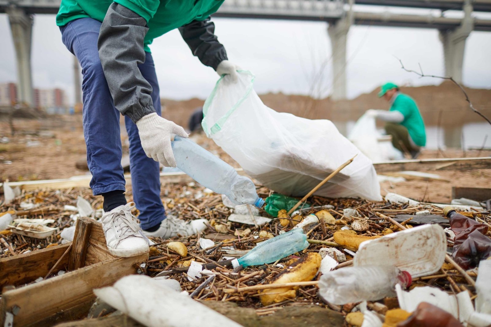 Come la finanza può ridurre l’inquinamento da plastica